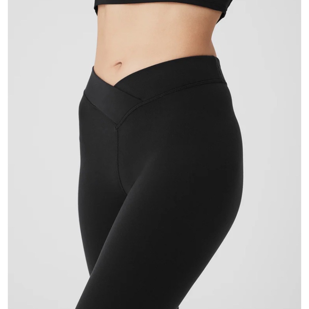 ALO Yoga V-Waist Black Leggings